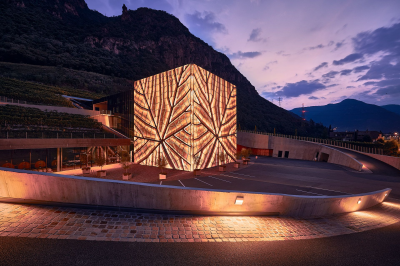 其他.哈苏大师获奖作品集.2021.建筑.Albrecht Voss.个人项目.Winery_Bozen_-_Albrecht_Voss_广告摄影的摄影作品-200828_AVL_Kellerei_Bozen_Architekturfotograf_Alpen_2048