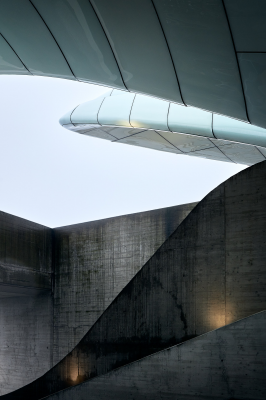 其他.哈苏大师获奖作品集.2021.建筑.Albrecht Voss.个人项目.透视路径_-_Albrecht_Voss_广告摄影的摄影作品-200829_AVL_Hungerburgbahn_0400
