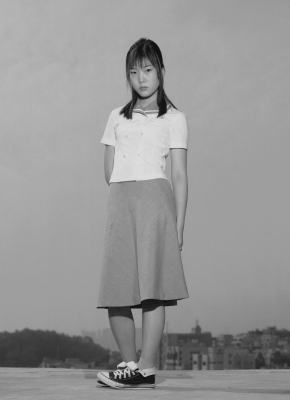 其他.韩国摄影师作品合集.Hein-Kuhn Oh.作品.여고생,_Highschool_girls_–_HEINKUHN_OH的摄影作品-10005