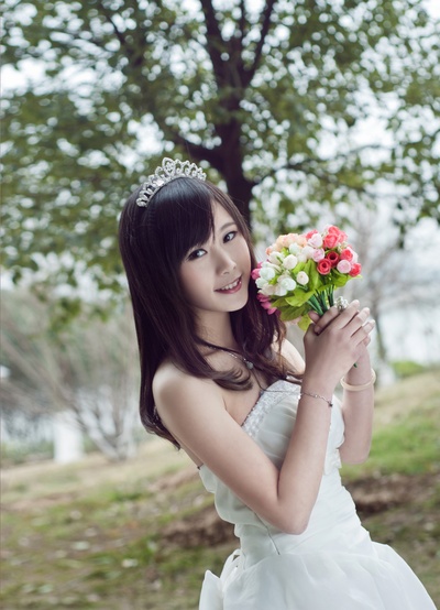 金莎的写真-我们结婚吧 作词:金莎
