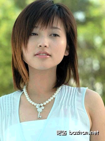 金莎的写真-甜美少女明星金莎俏发