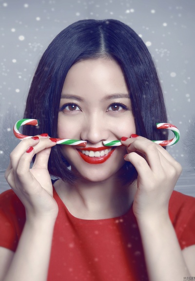 姚贝娜的写真-姚贝娜圣诞时尚大片曝光