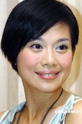 陈松伶的写真-陈松伶新加坡成功切除子宫瘤
