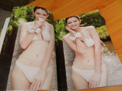 戚薇的写真-【图】转身薇笑/戚薇写真集(含光盘)