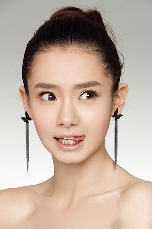 戚薇的写真-戚薇同款流苏耳环