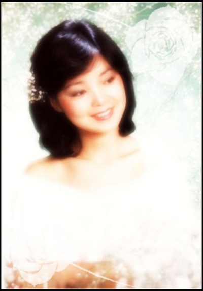 邓丽君的写真-邓丽君笑容甜美 宛如