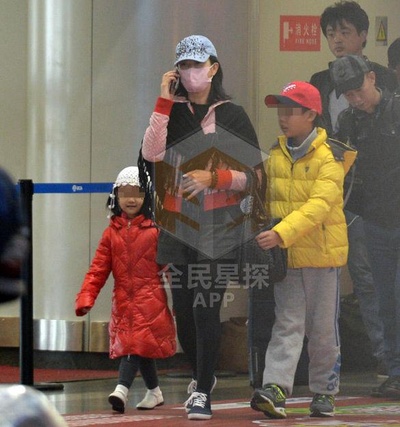 宋祖英的写真-宋祖英携儿子遭拍成龙接管小龙女