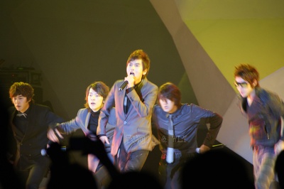 孙燕姿的写真-新人来发昨天孙燕姿成都演唱