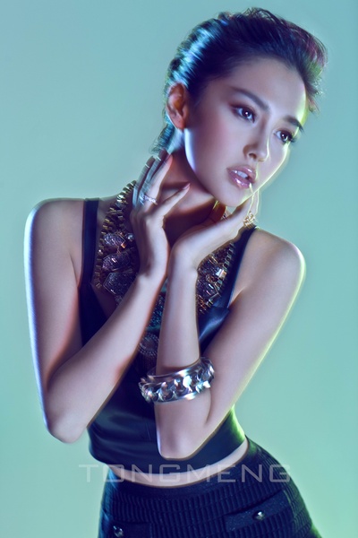 angelababy的写真-《狄仁杰》美姬angelababy获四男神争相宠爱