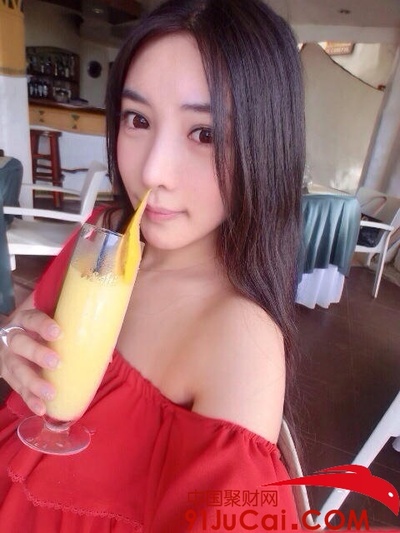 胡恩绮的写真-【川音校花胡恩绮泳装】