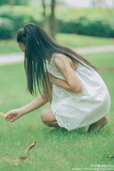 黄诗雅的写真-黄诗雅2005:清新61小妮子[微风][挤眼]
