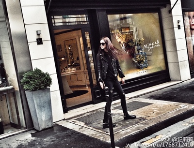 纪莉莉的写真-纪莉莉:午休很短马上回来6015拍内景喽94