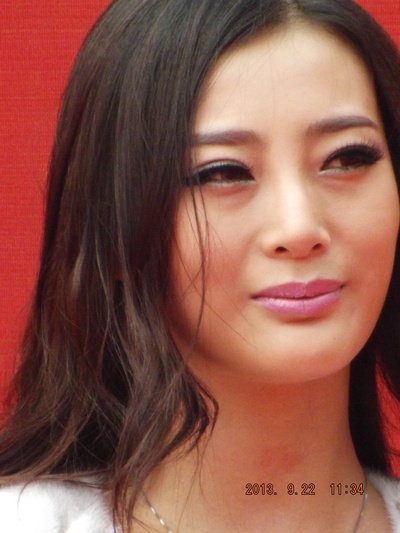 王李丹妮的写真-明星 王李丹妮
