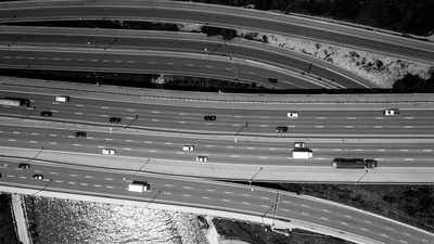 天线的图片-高速公路鸟瞰图