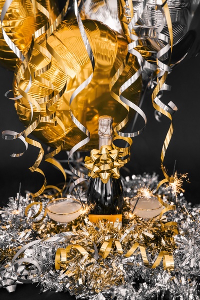 葡萄酒的图片-银黄金和香槟