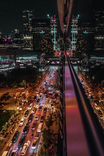 街道的图片-城市街道夜间