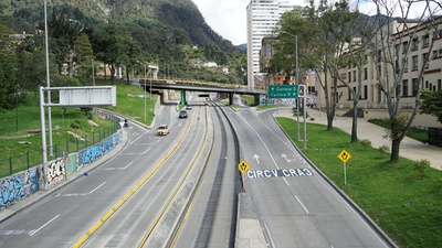 符号的图片-城市公路