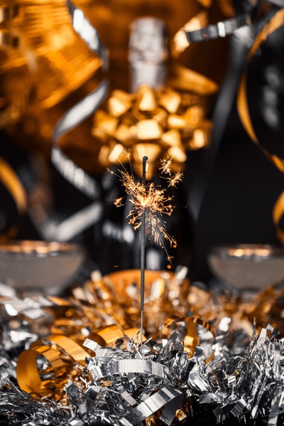 烟花的图片-新年前夜火花