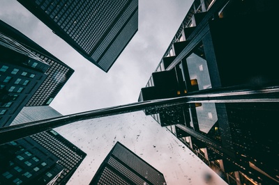 反射的图片-城市建筑查找