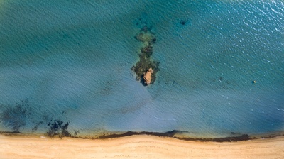 背景的图片-浅海单岩