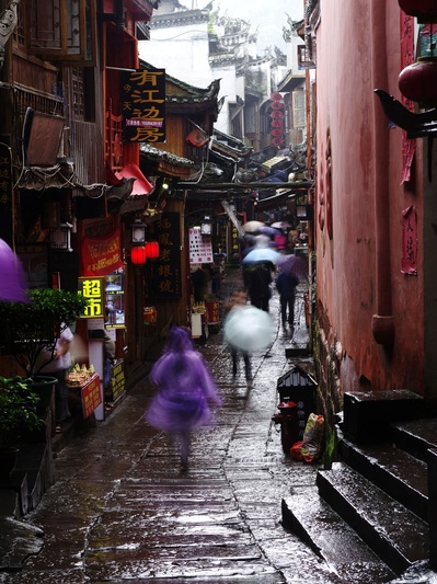 旅行的图片-街道模糊运动