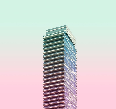 市井的图片-高楼反射阳光