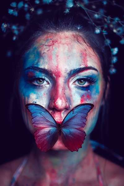 创造性的联系的图片-女人的脸