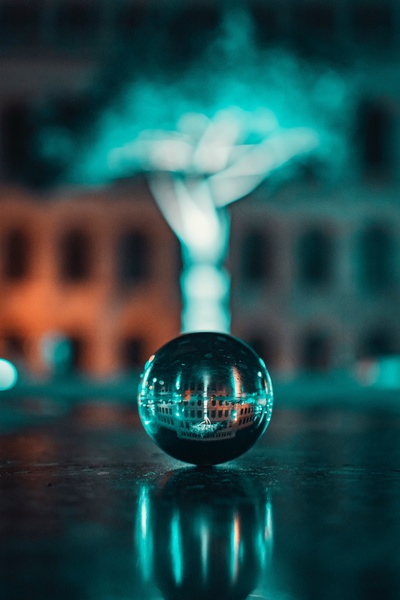 水晶球的图片-伦斯堡选择性聚焦摄影