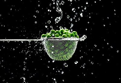 水滴的图片-绿色水果过滤器