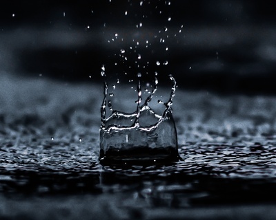 水滴的图片-水滴数字壁纸
