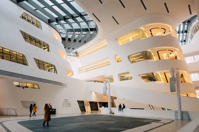 学院的图片-大学建筑内部
