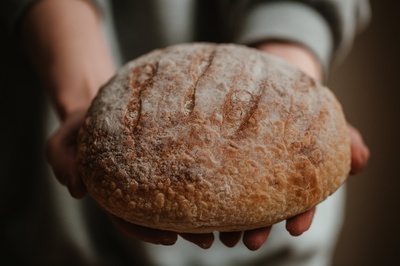 Home Baking的图片-新鲜面包特写