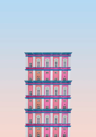 建筑学的图片-粉红色和橙色的5层建筑