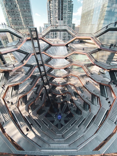 建筑学的图片-棕灰色混凝土建筑