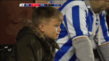 悲伤GIF的gif-football crying GIF