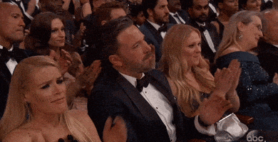 本·阿弗莱克GIF的gif-ben affleck crying GIF by The Academy Awards