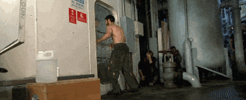 本·阿弗莱克GIF的gif-henry cavill superman GIF