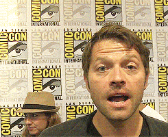 哈喽的gif-misha collins hello GIF