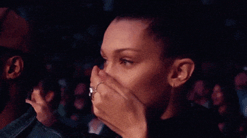 震惊的gif-Shocked Bella Hadid GIF by UFC