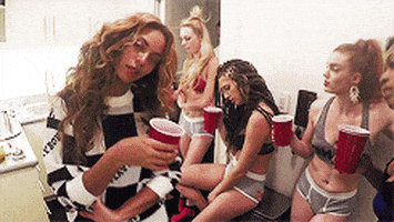 好玩的gif-music video drinking GIF