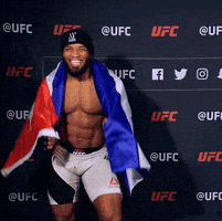 爱跳舞的gif-ufc 205 dancing GIF