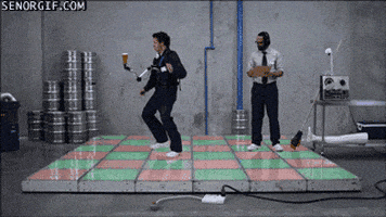 爱跳舞的gif-beer dancing GIF