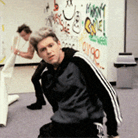 爱跳舞的gif-harry styles dancing GIF