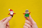 Mochimochi Land的gif的gif-Santa gets a surprise