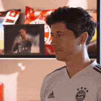 每日GIF(2020-05-15)的gif-Robert Lewandowski Sneeze GIF by FC Bayern Munich