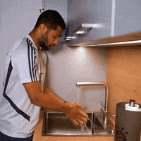 每日GIF(2020-05-15)的gif-Serge Gnabry Wash Your Hands GIF by FC Bayern Munich