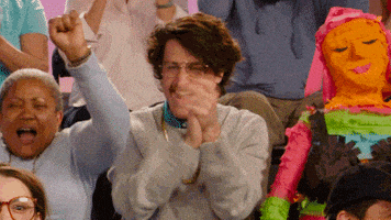每日GIF(2020-05-18)的gif-Clapping Smile GIF by Originals
