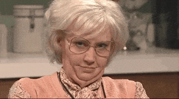 每日GIF(2020-05-25)的gif-Kate Mckinnon Flirt GIF by Saturday Night Live