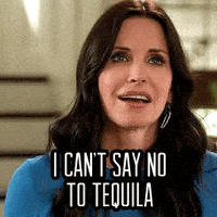 每日GIF(2020-07-25)的gif-courteney cox drinking GIF
