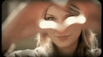 每日GIF(2020-08-05)的gif-I Love You Heart Hands GIF by Taylor Swift